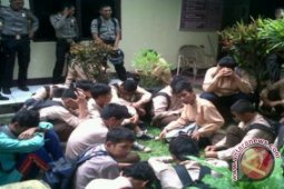 Bolos, Satpol PP razia pelajar seluruh warnet di Mukomuko