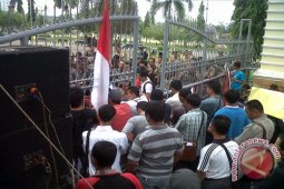 Warga Batanghari unjukrasa dukung aturan angkutan batubara