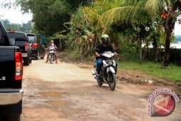 Bupati Kukar Tinjau Jalan Loa Tebu