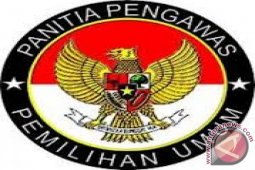 Ribuan Alat Kampanye Caleg Menumpuk Di Panwaslu