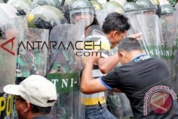 Simulasi Penanganan Unjuk Rasa