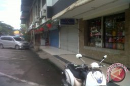 Toko Di Pangkalpinang Mulai Tutup Jelang Imlek