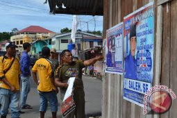Panwaslu-Satpol PP Nunukan Cabut Atribut Kampanye