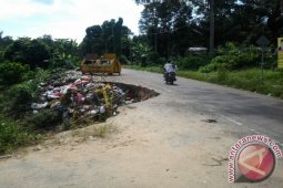 JALAN LONGSOR