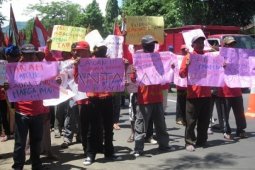 Demo Warga Gunung Kelud