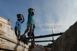 Buruh Angkut Pasir