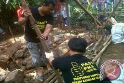Warga Karawang Khawatir Tanggul Sungai Citarum Jebol