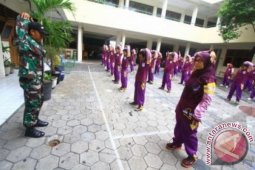 Kopassus Melatih Guru Tentang Kedisiplinan