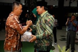 PISAH SAMBUT