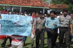 Amankan Camat