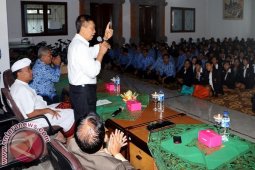Pastika Ingatkan Mahasiswa Miliki Karakter Pemberani