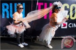 Peserta Lari 'The Color Run'