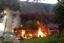 Gedung C FISIP UI Depok terbakar