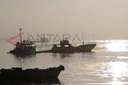 19 ABK KM Meratus Dievakuasi Akibat Terbakar