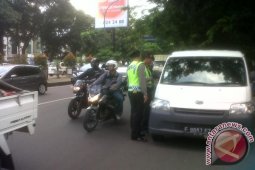 Polantas Bekasi gelar razia di dua jalan