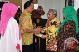 SERAHTERIMA DIRUT PDAM INTAN BANJAR