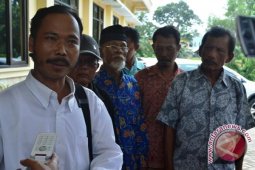 Masyarakat datangi polda tolak tambang batu bara