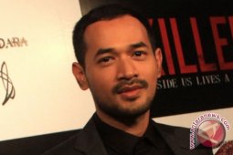 "Gara-Gara Warisan" jadi film bergenre komedi pertama Oka Antara
