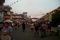 Warga Tionghoa Pontianak Makan Bersama Akhiri Imlek
