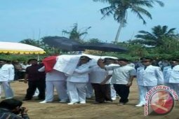 Gubernur Aceh Pimpin Pemakaman Wali Kota