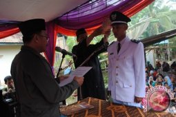 Bupati Batanghari Lantik Dua Kades