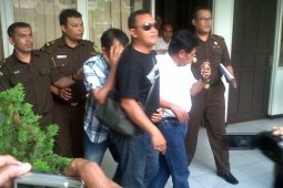 Kejati Tahan Dua Tersangka Pelaksana Proyek Rumah Khusus Bengkayang