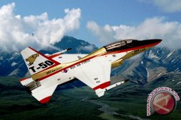 Presiden Saksikan Demo Pesawat Tempur T 50i