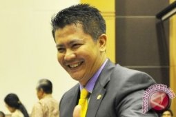 Ketua Komisi III minta putusan MK dihormati