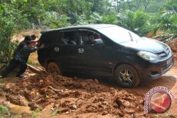 Warga Mukomuko desak pemerintah bangun jalan