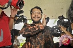 KPK Periksa Hakim Dan Panitera MK