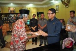 Pemkab Gorontalo Salurkan Rp3 Miliar Dana Hibah