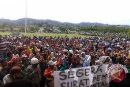 Buruh HTI Demo Pemkab Gorut Terkait Penghentian Izin