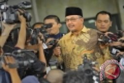 Menteri Azwar Abubakar Diperiksa KPK