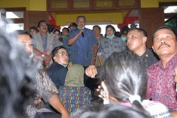 Presiden Tinjau Pegungsi Kelud