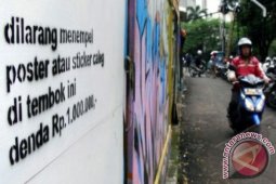 Kritik Stiker Caleg
