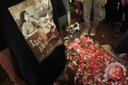Murry "Koes Plus" Meninggal Dunia