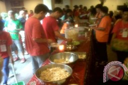 Pengunjung Brussels Holiday Fair gemari nasi goreng
