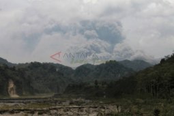 Gunung Kelud Meletus