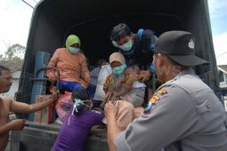 Pengungsi Kembali ke Rumah