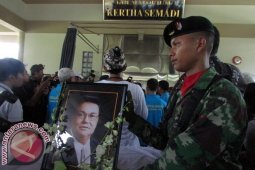 Joop Ave Sosok Teladan Pariwisata