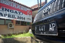 Pelat Nomor Merah Diganti Hitam