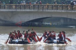 Lomba Dayung Perahu Karet