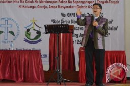 Ephorus GKPS : jemaat semakin malas ke gereja