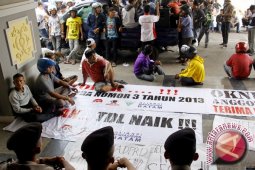 Menolak Kenaikan TDL Batam