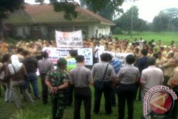 Perawat RS Marzoeki Mahdi demo tuntut kesejahteraan
