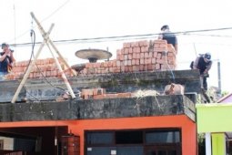 Sisir Rumah Terduga Teroris