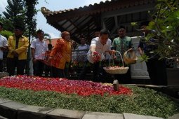 HT Ziarah Makam Gus Dur