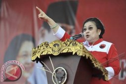 Ribuan Simpatisan PDIP Padati Lapangan Kapten Surem