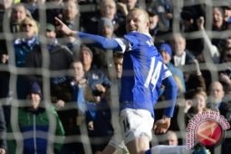 Everton hantam Arsenal 3-0