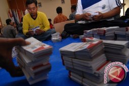 Brimob bersenjata kawal lipat surat suara